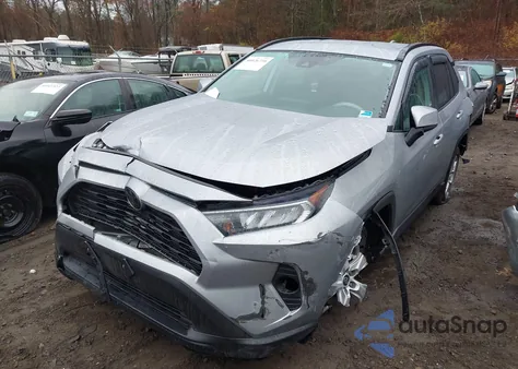 2020 Toyota Rav4 Xle z USA, uszkodzony, nr VIN 2T3P1RFV9LC131075